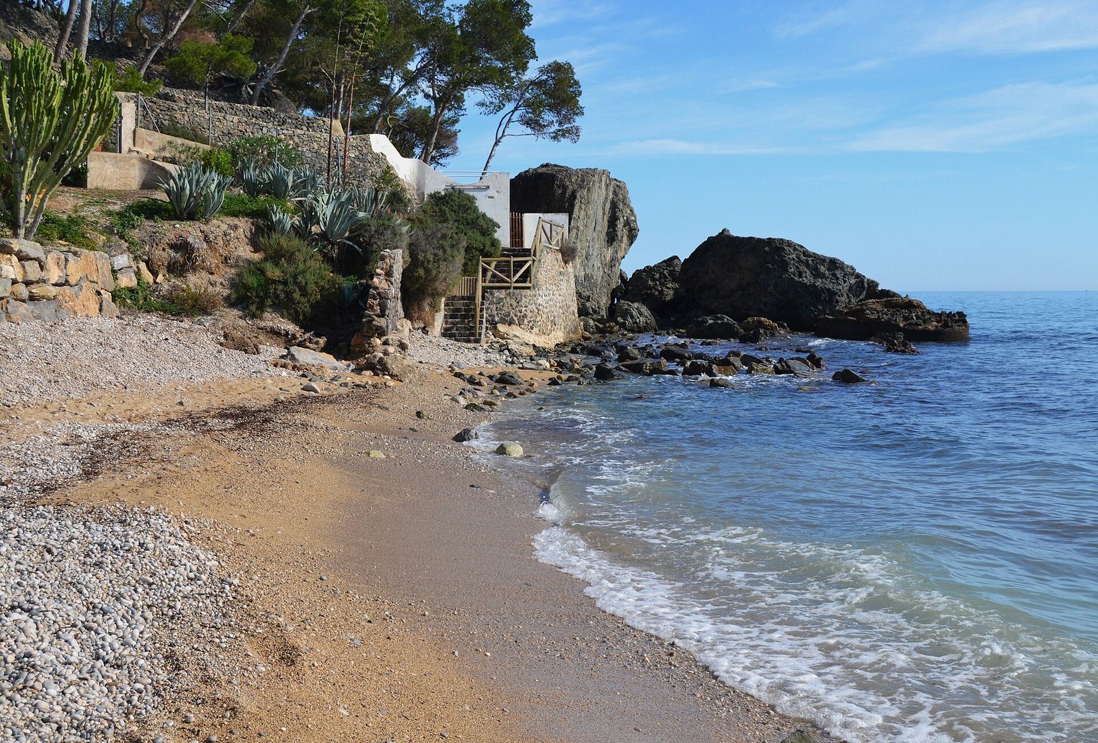 Playa y cabo Negret en Altea